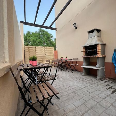 Apartamentos Sevilla Deluxe Rosales Los Rosales  ภายนอก รูปภาพ