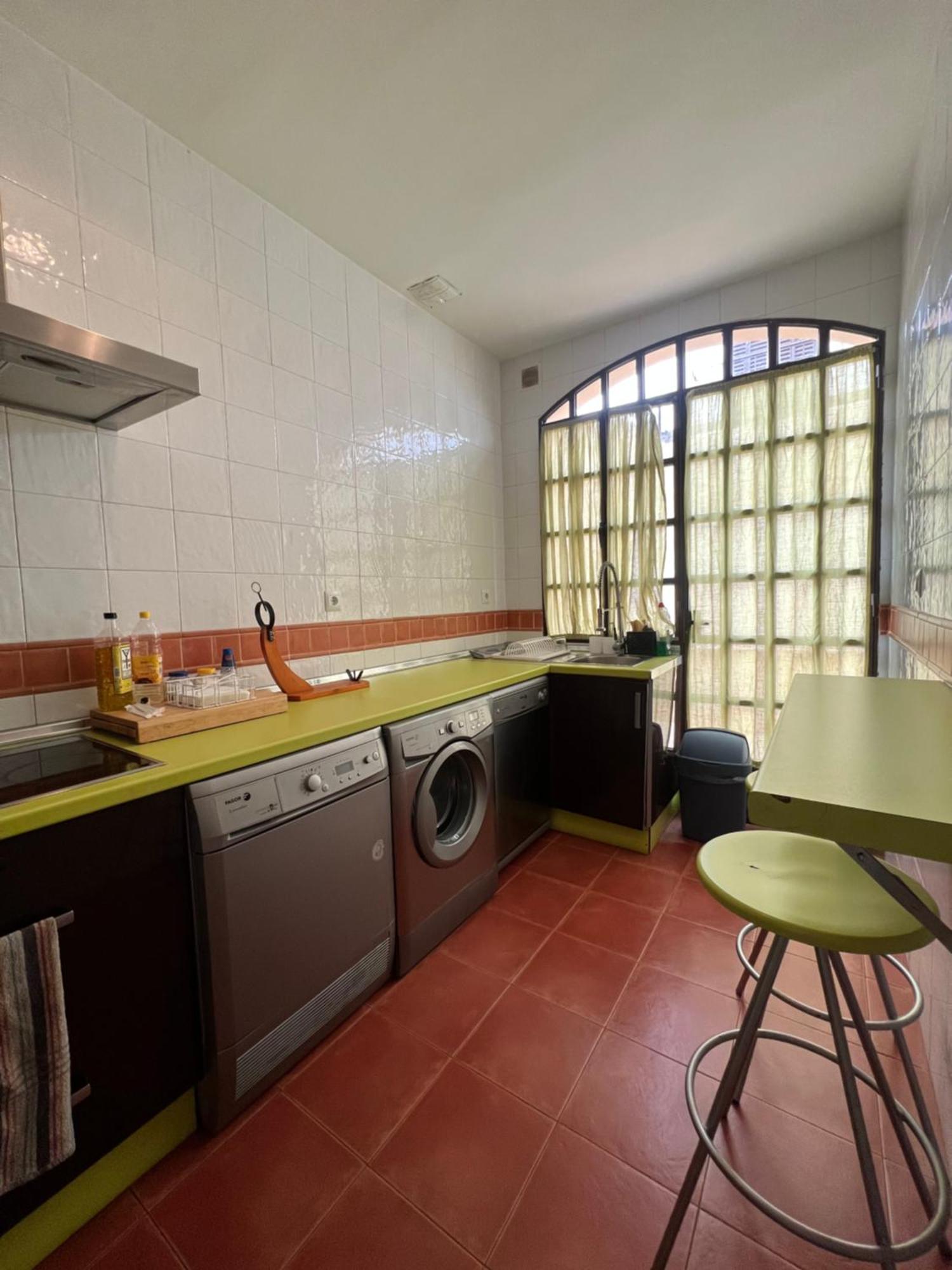 Apartamentos Sevilla Deluxe Rosales Los Rosales  ภายนอก รูปภาพ